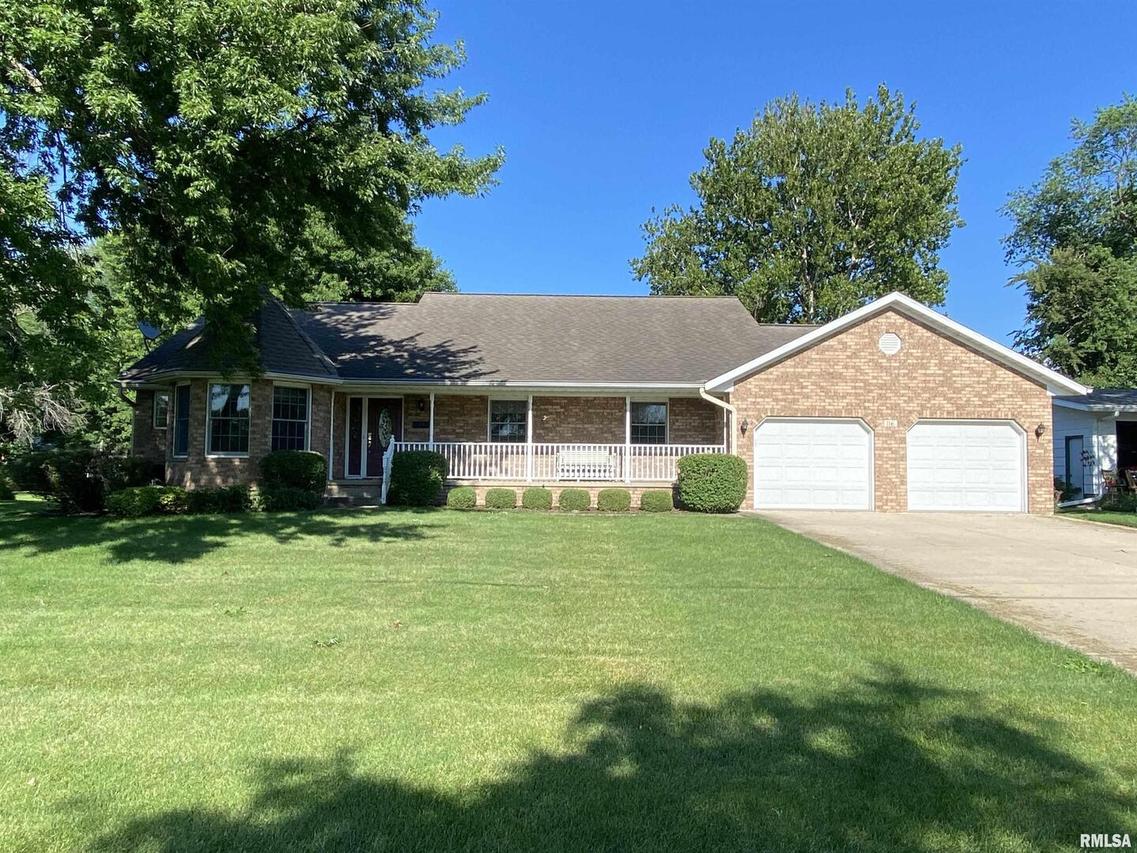 116 N 3rd St., Cambridge, IL 61238