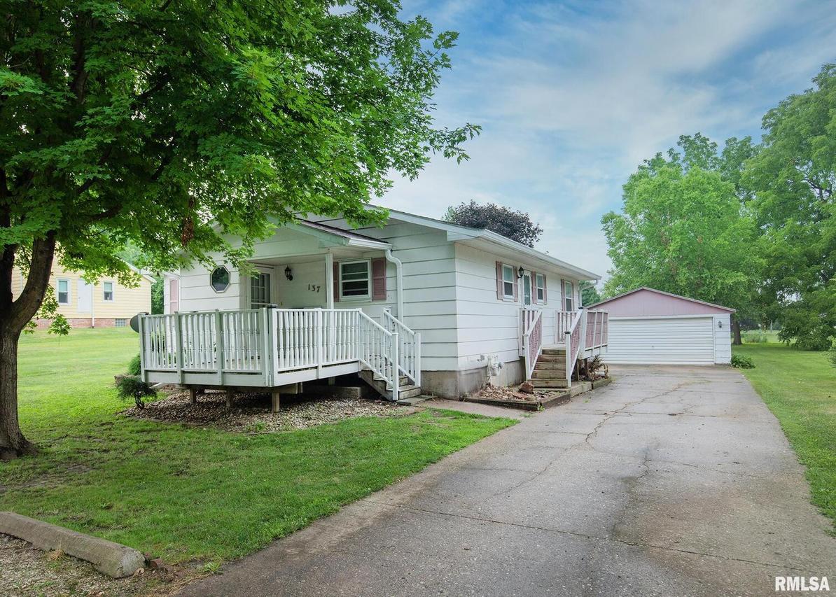 137 N Vail St., Geneseo, IL 61254