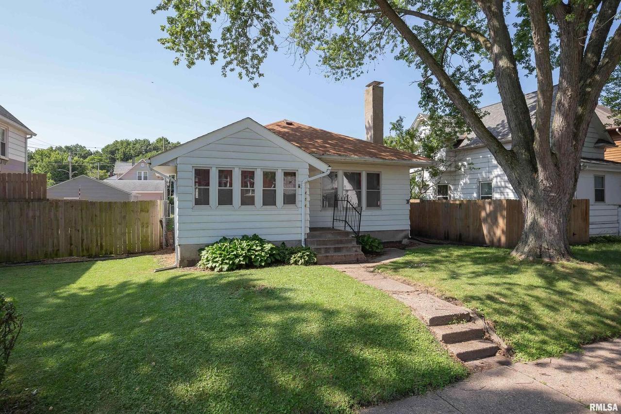 456 16th Ave., East Moline, IL 61244