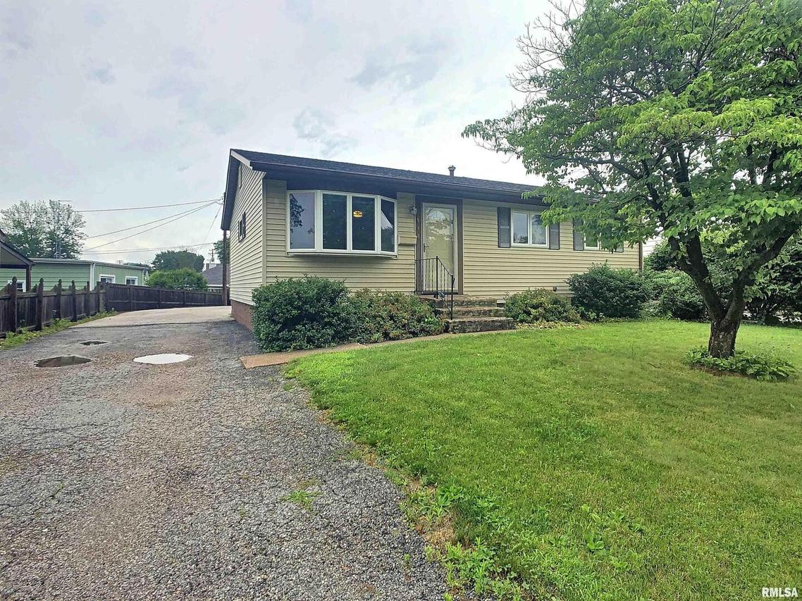 940 39th Ave., East Moline, IL 61244