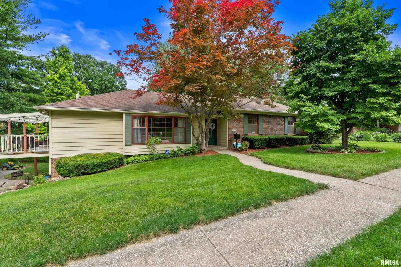 3420 52nd St., Moline, IL 61265