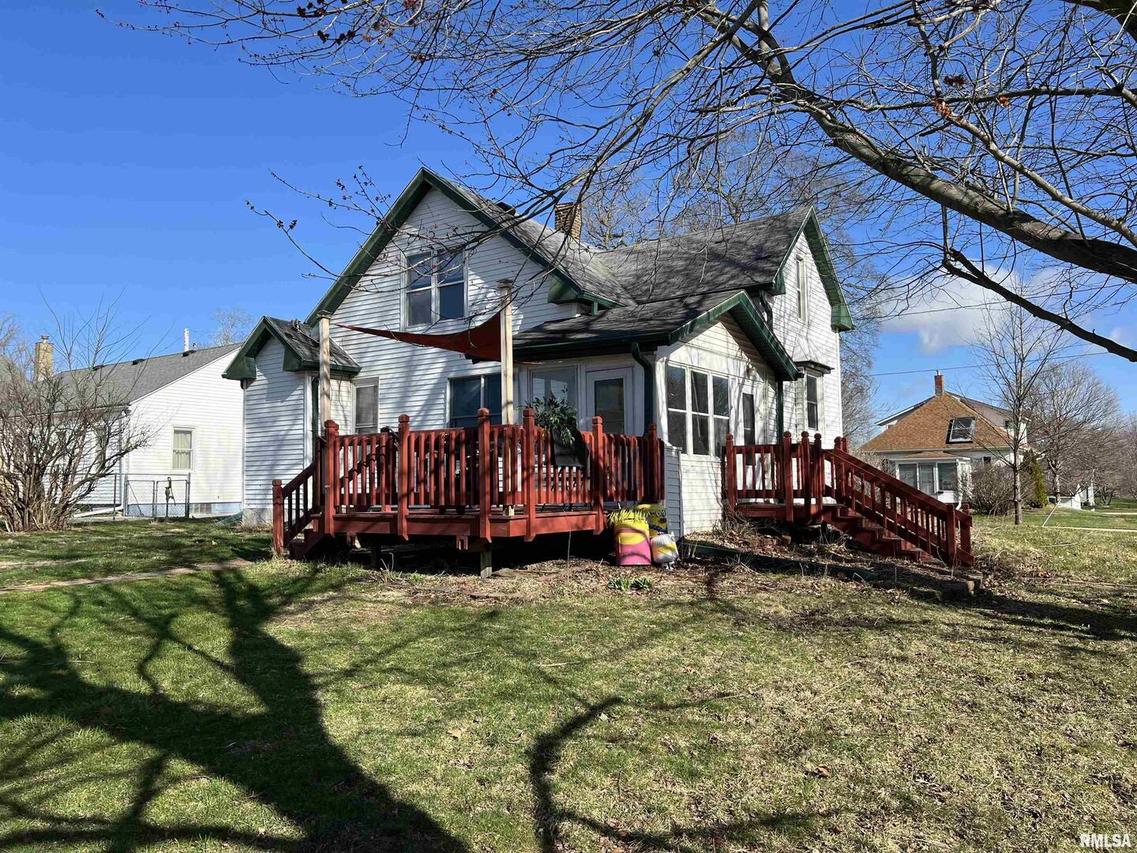 413 NE 2nd Ave., Aledo, IL 61231