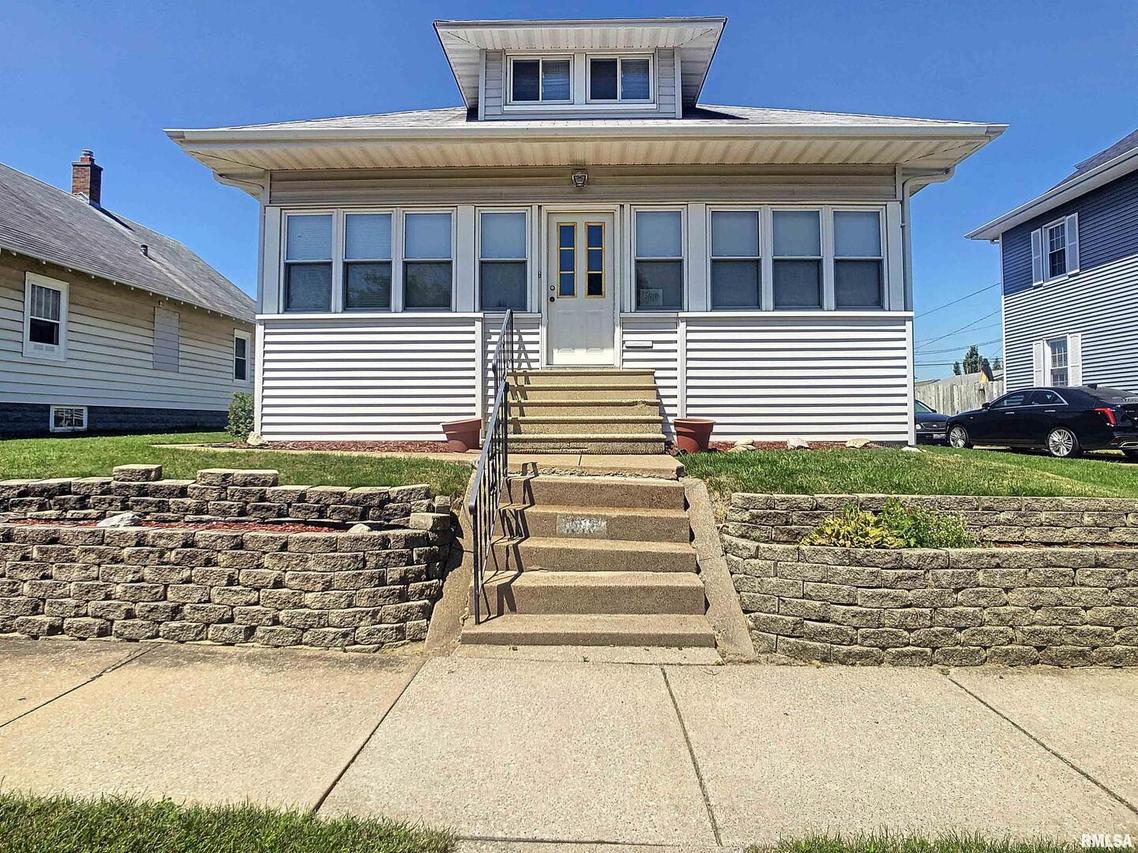 1516 33rd St., Rock Island, IL 61201