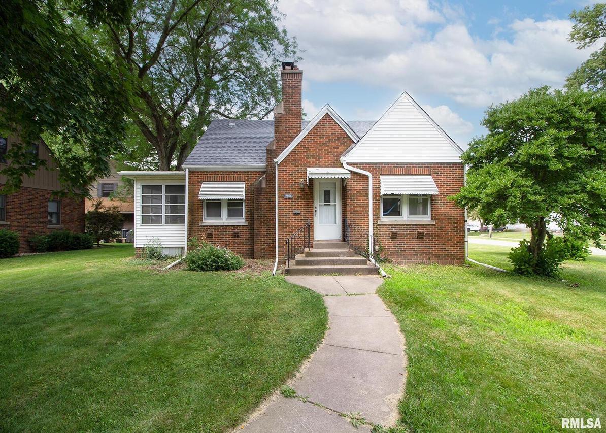 2401 28th St., Moline, IL 61265