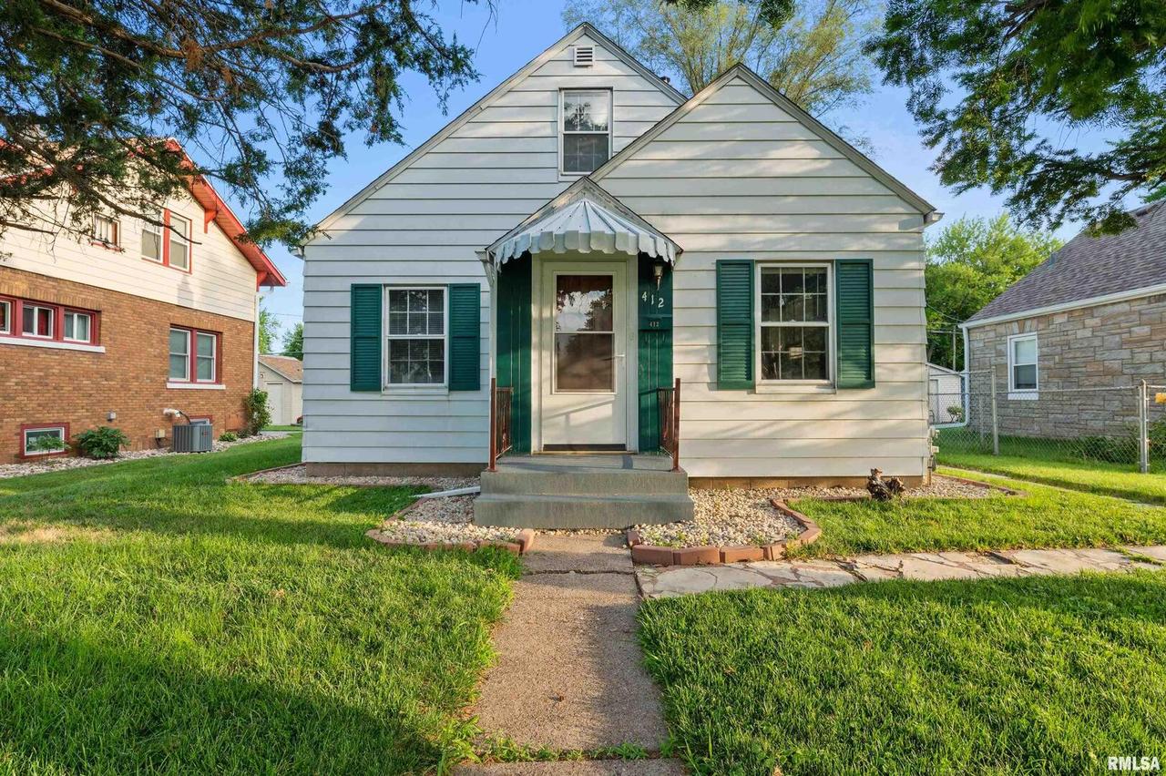 412 19th Ave., Moline, IL 61265