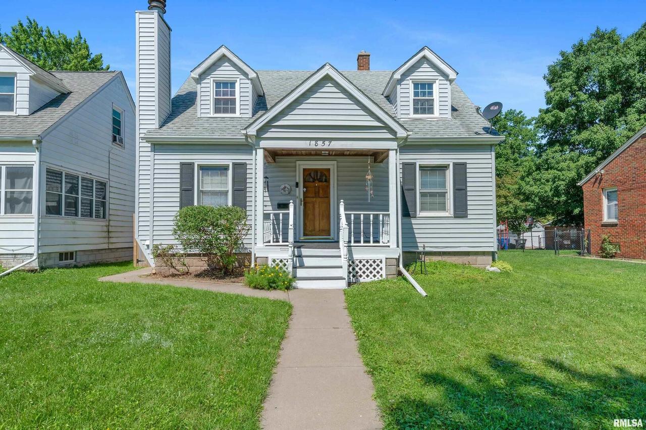 1857 30th St., Moline, IL 61265