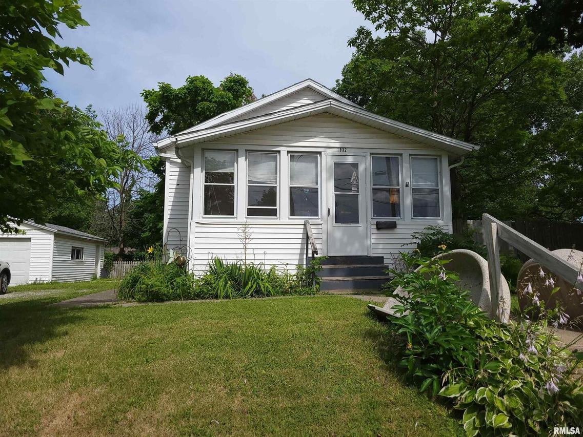 1932 34th St., Moline, IL 61265