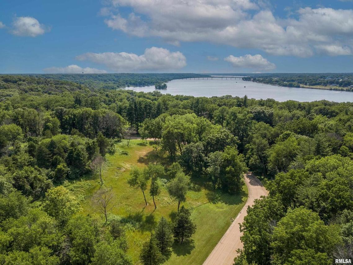 13 Frontier Ct., Rapids City, IL 61275