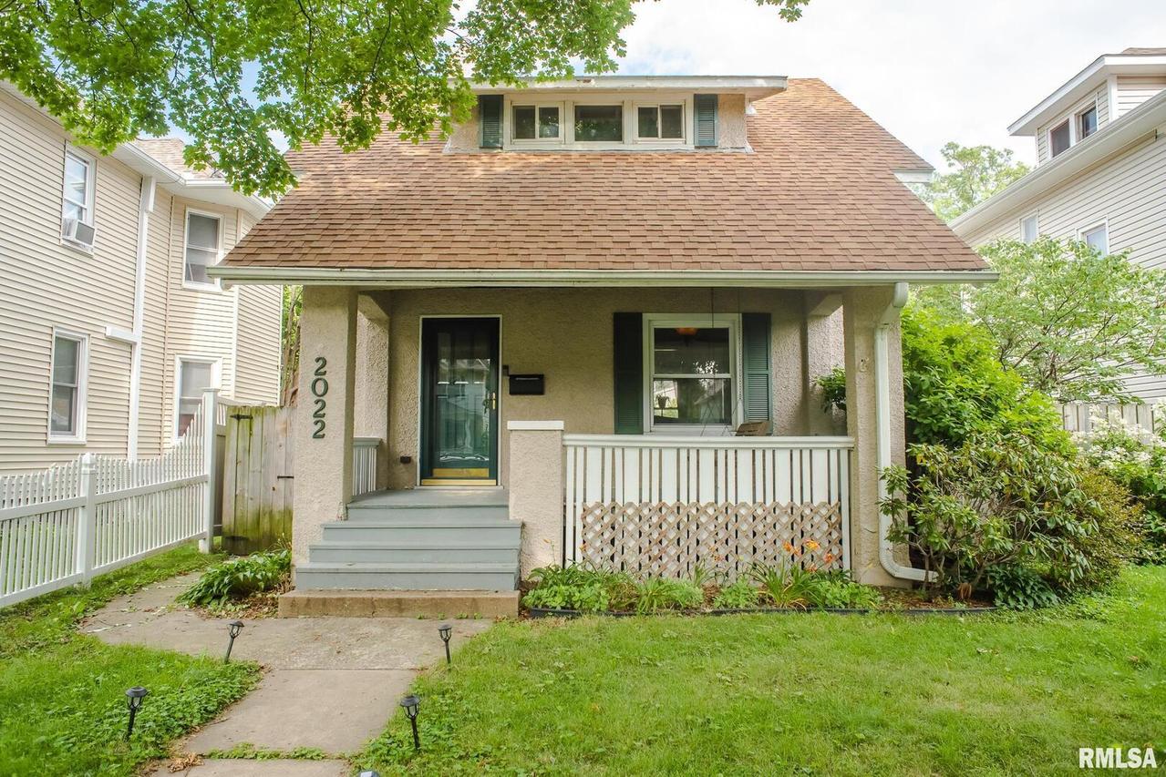 2022 15th St., Moline, IL 61265