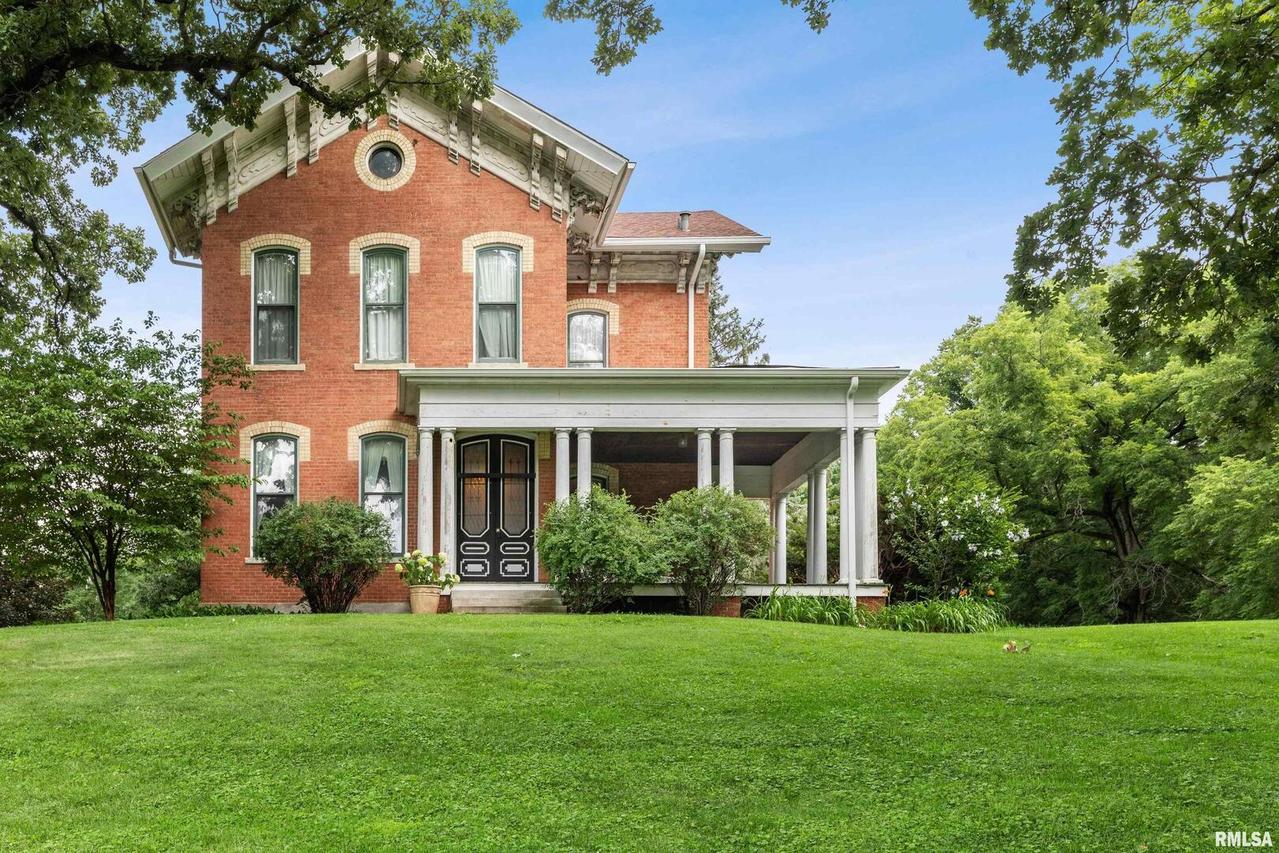 2305 12th St., Rock Island, IL 61201