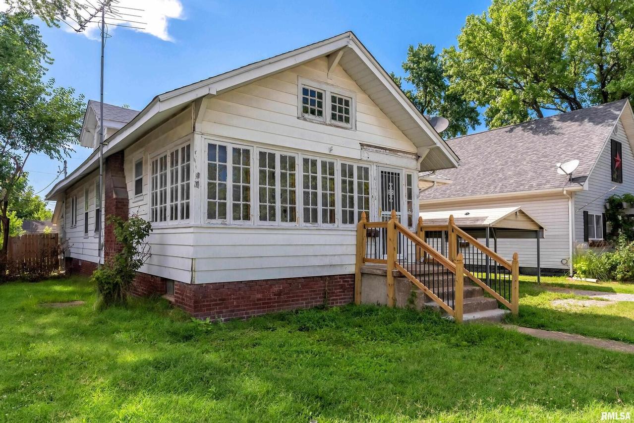 617 N 13th St., Herrin, IL 62948