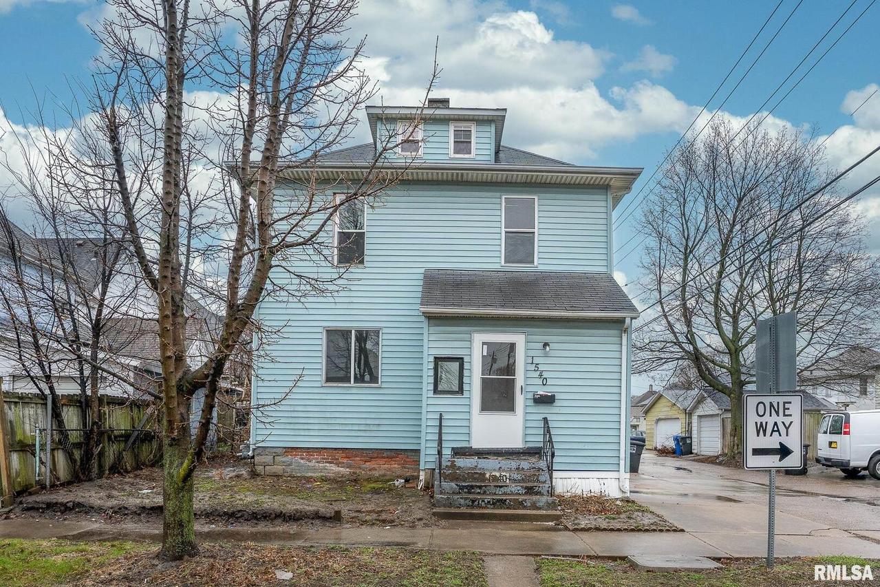 1540 20th Ave., Moline, IL 61265