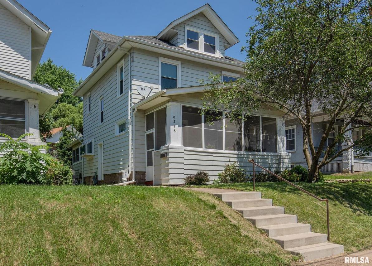3215 8th Ave., Rock Island, IL 61201