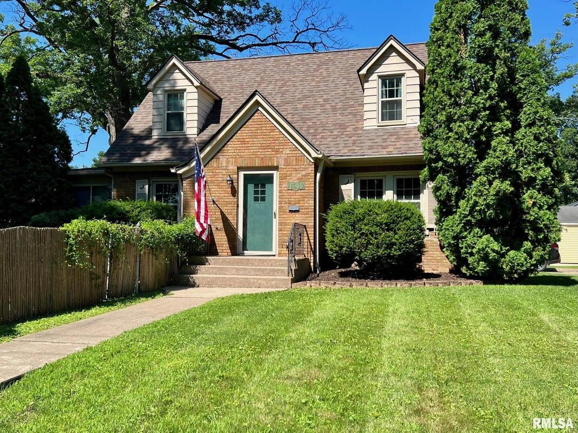 1755 34th St., Moline, IL 61265