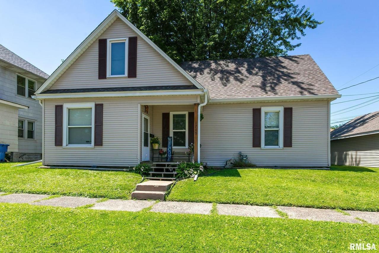 1715 3rd St., Moline, IL 61265