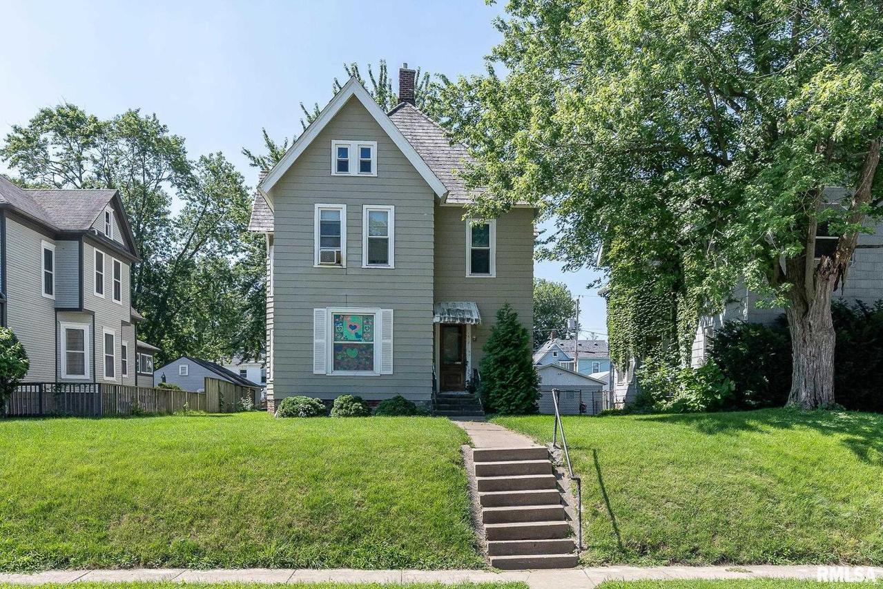 1618 11th Ave., Moline, IL 61265