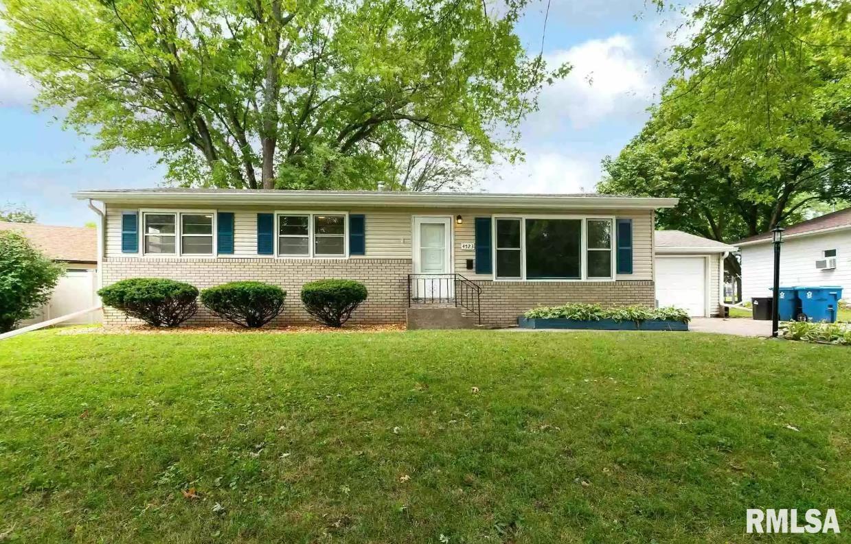 4523 5th St. #B, East Moline, IL 61244