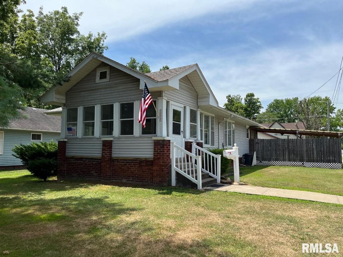 201 S 9th St., Herrin, IL 62948