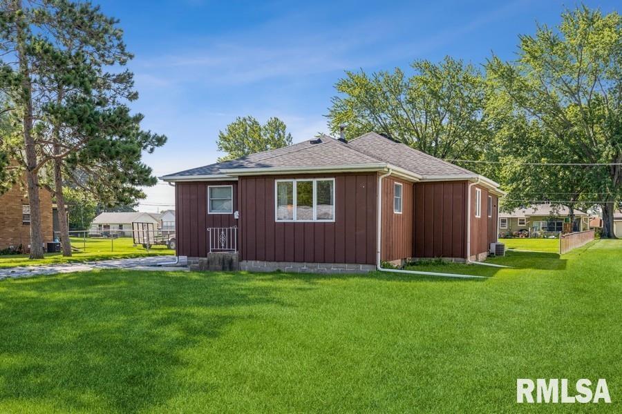 1008 37th Ave., East Moline, IL 61244