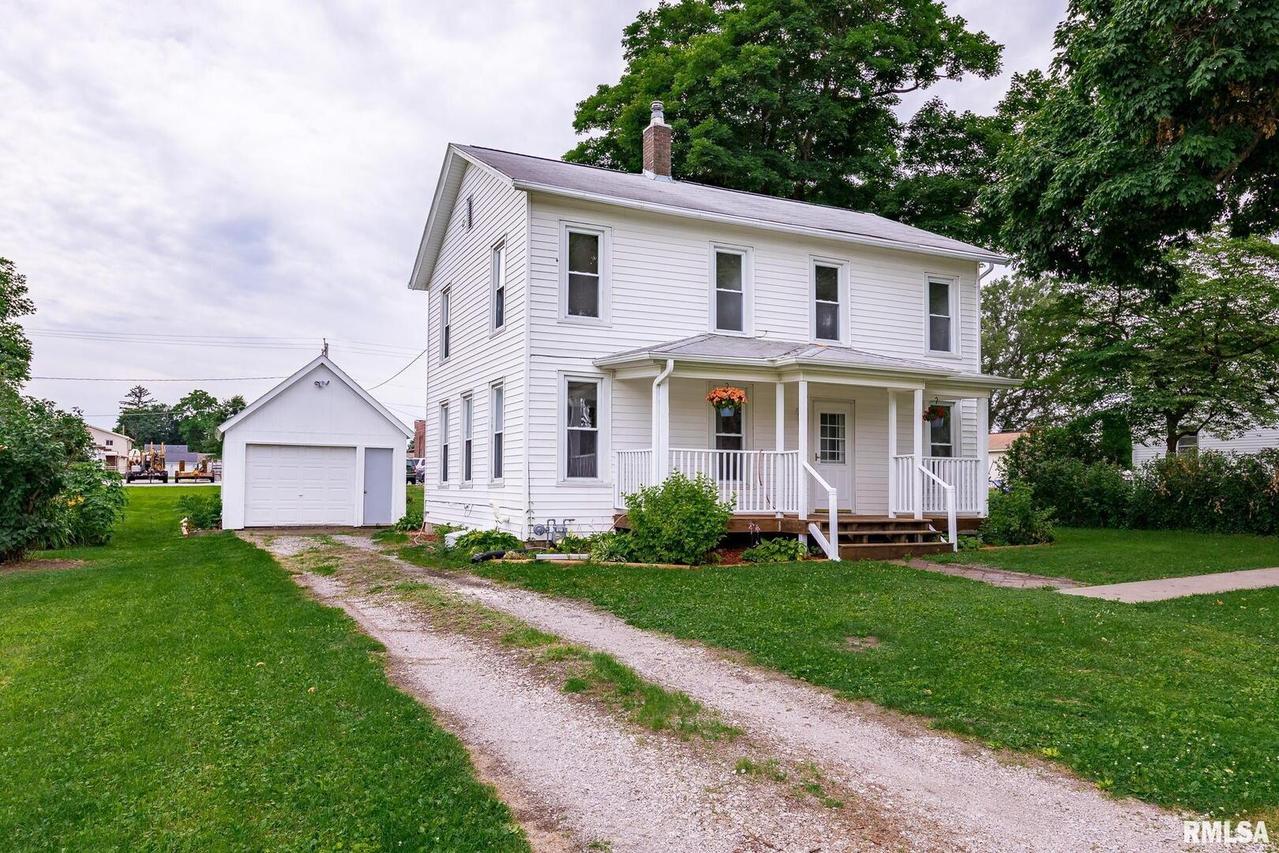 210 Edgington St., Reynolds, IL 61279