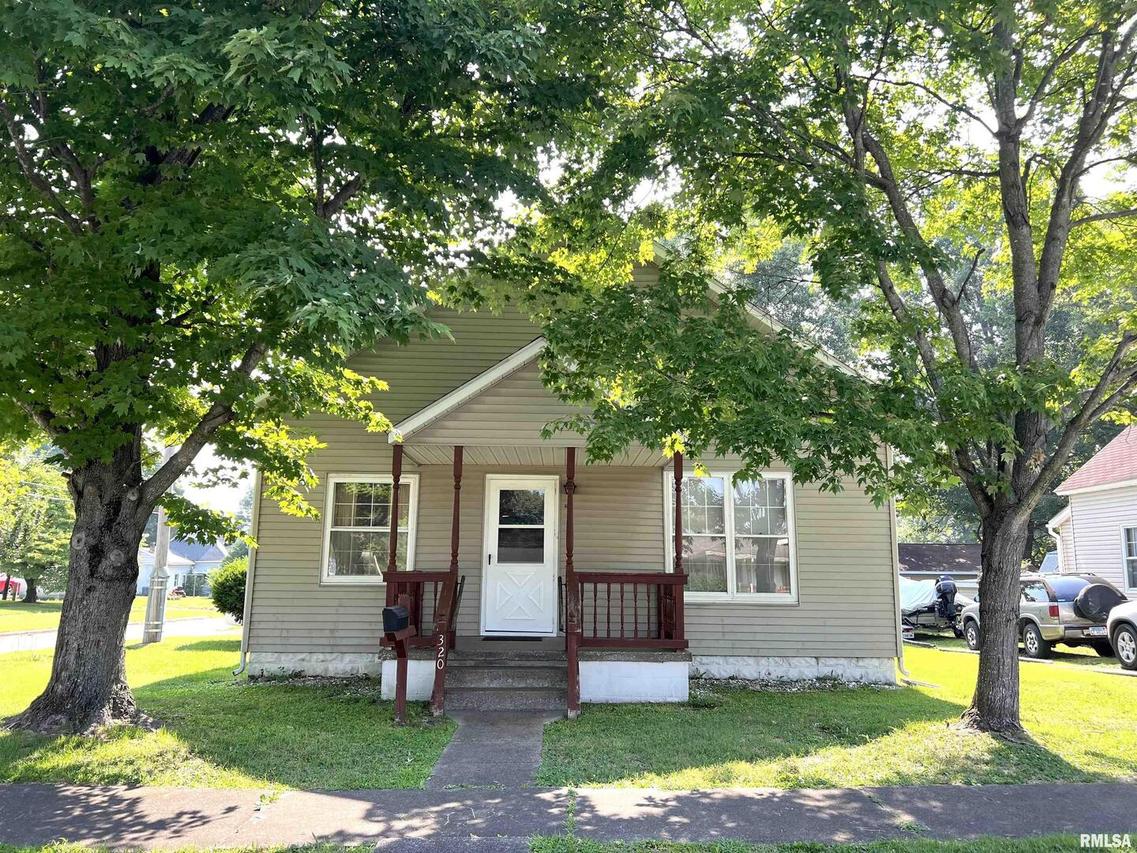 320 N 21st St., Herrin, IL 62948