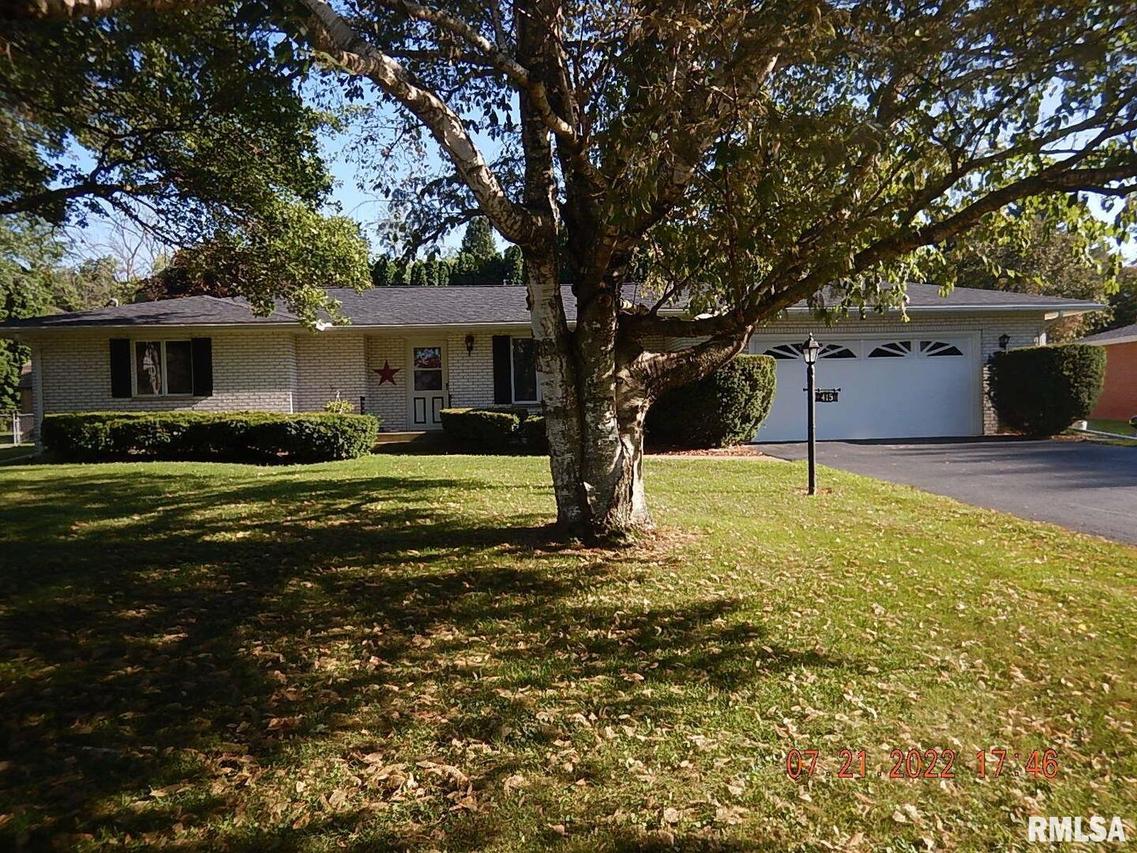 415 NW 11th St., Galva, IL 61434