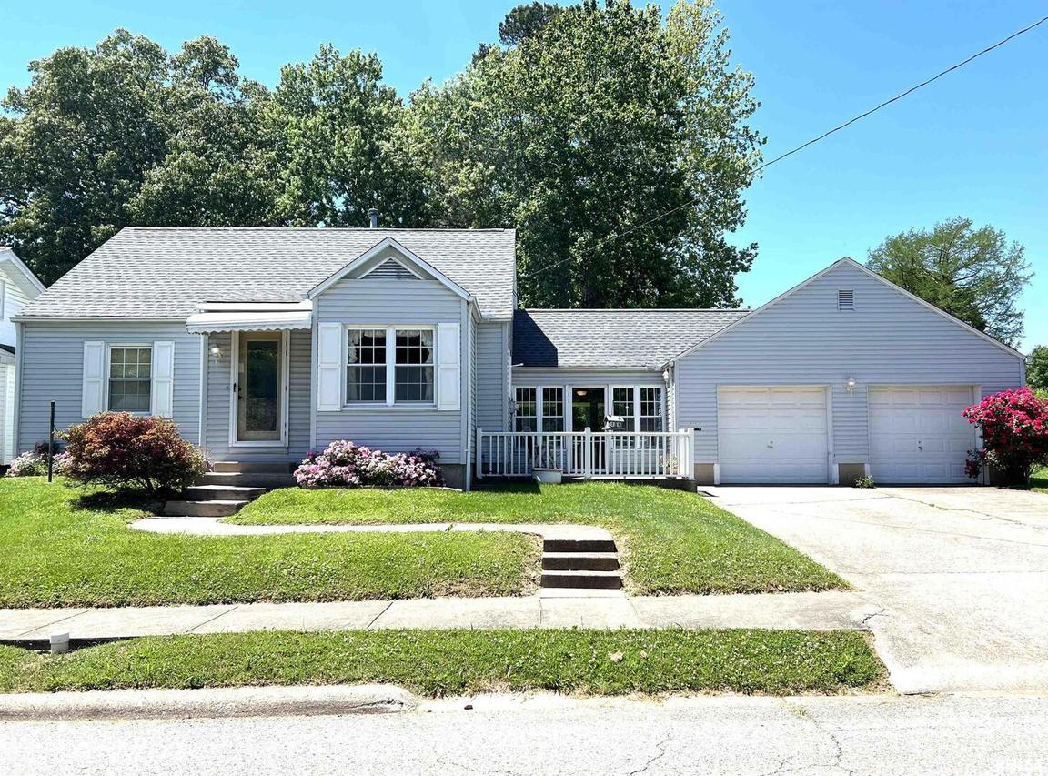 1221 S Webster St., Harrisburg, IL 62946