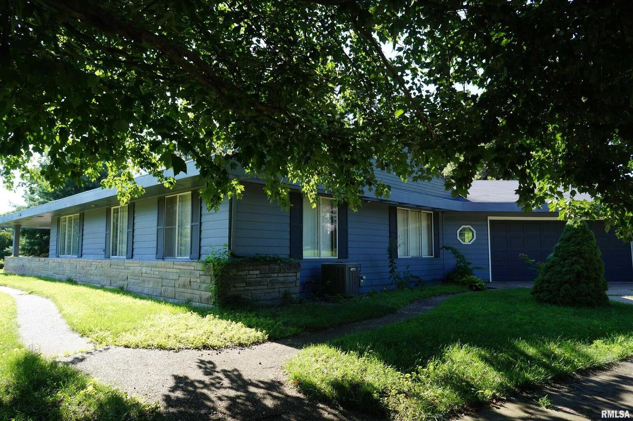 124 Sherwood Dr., Geneseo, IL 61254