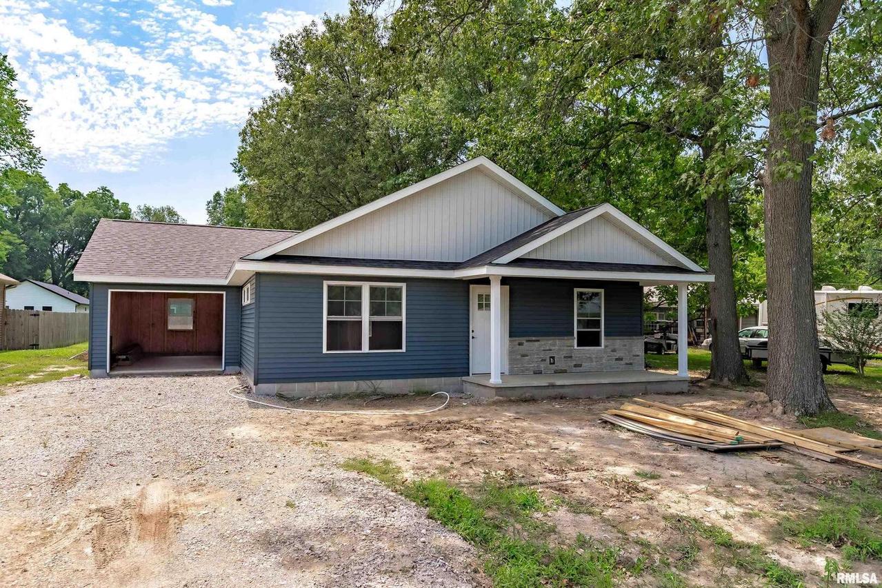 1816 W Tyler St., Herrin, IL 62948