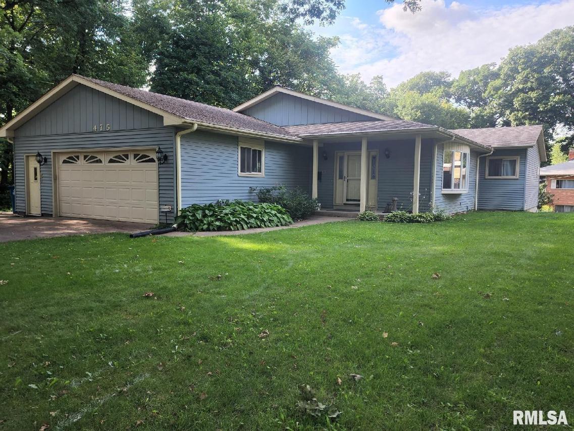 475 26th Avenue Ct., East Moline, IL 61244