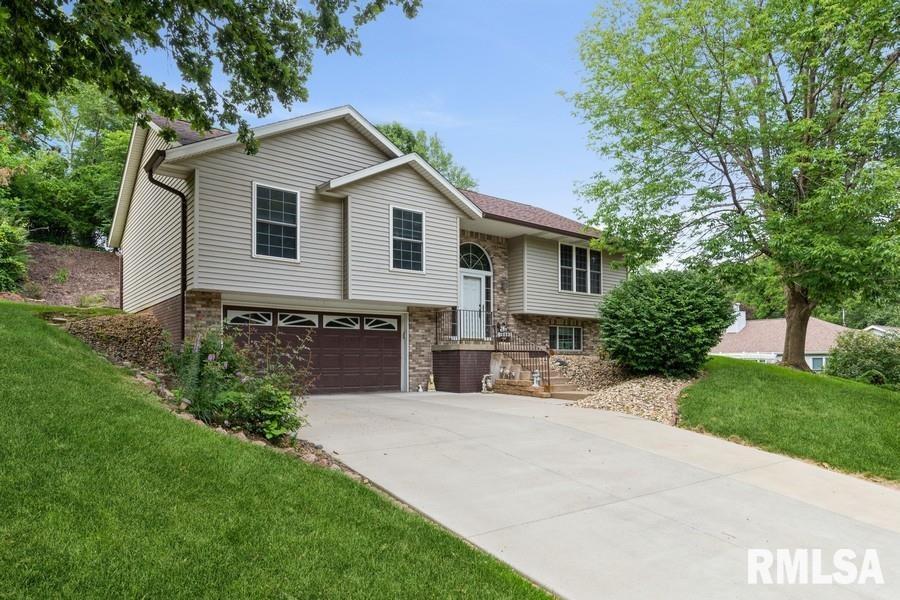 3223 12th Ave., Moline, IL 61265