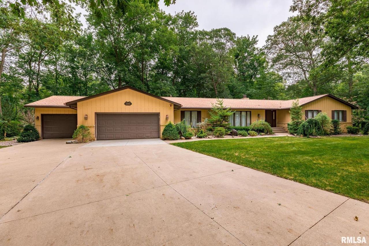 4305 Cedar Brook Ct., East Moline, IL 61244