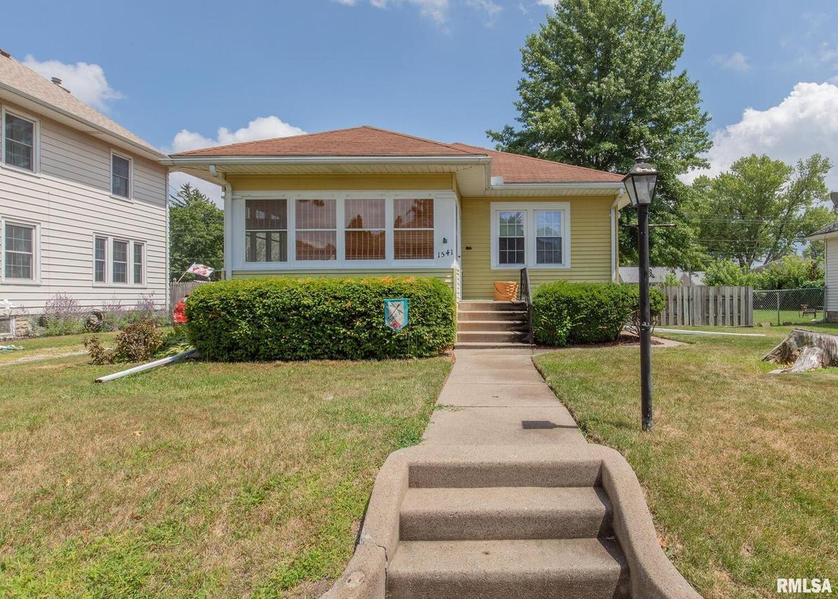 1541 43rd St., Rock Island, IL 61201