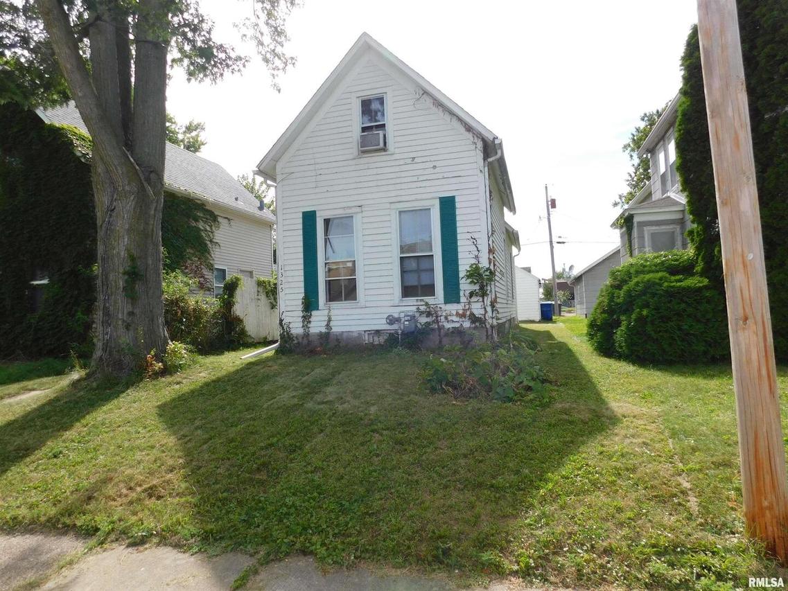 1325 15th St. #A, Moline, IL 61265