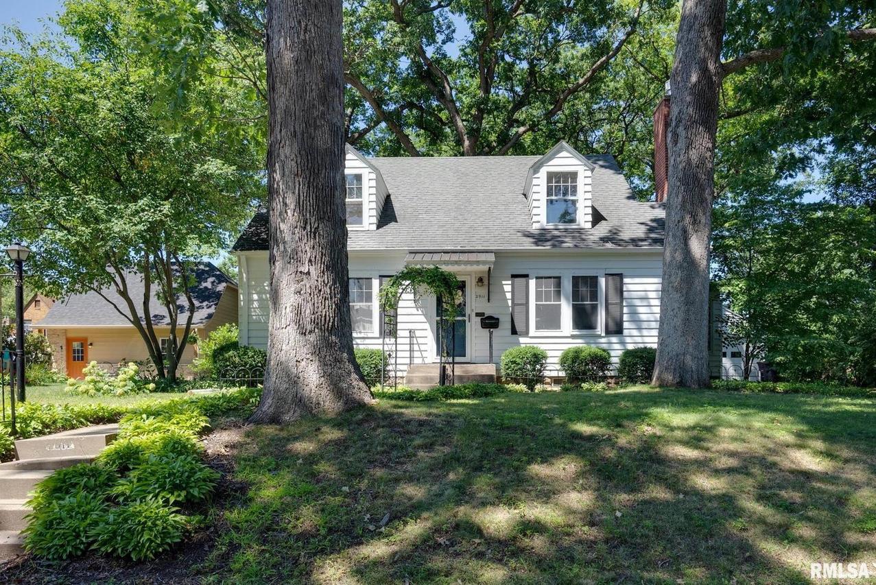 2911 22 1/2 Ave., Rock Island, IL 61201