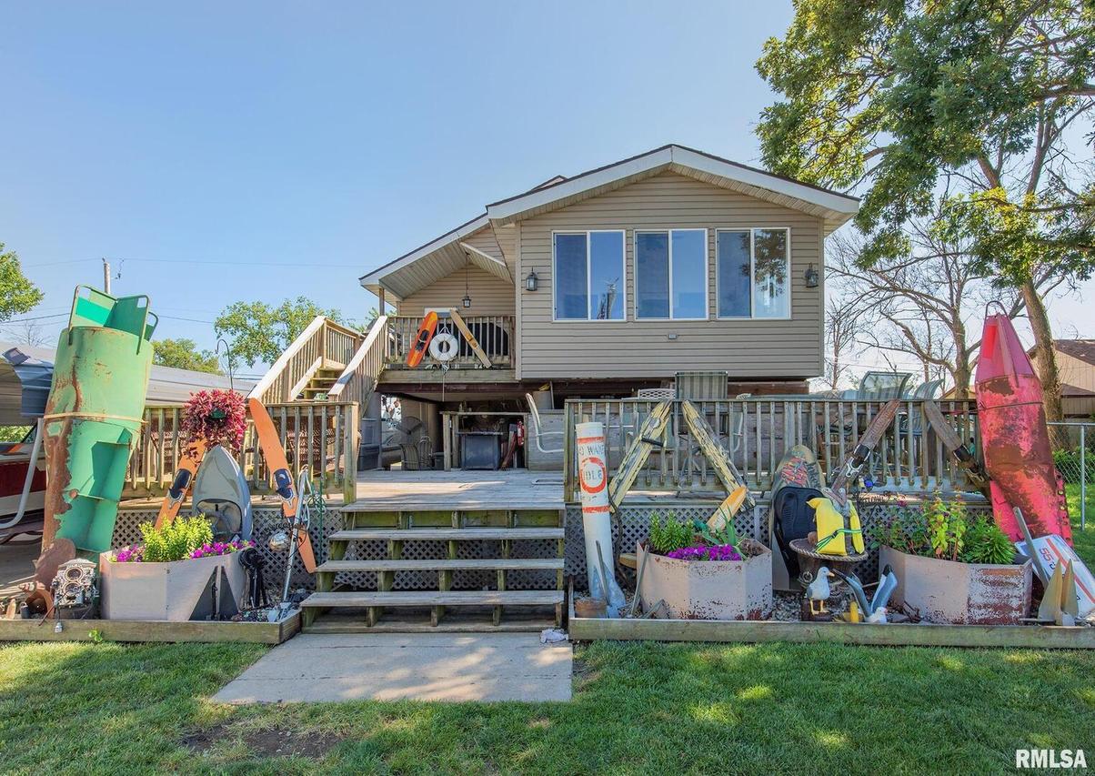 1809 S Shore Dr., Moline, IL 61265