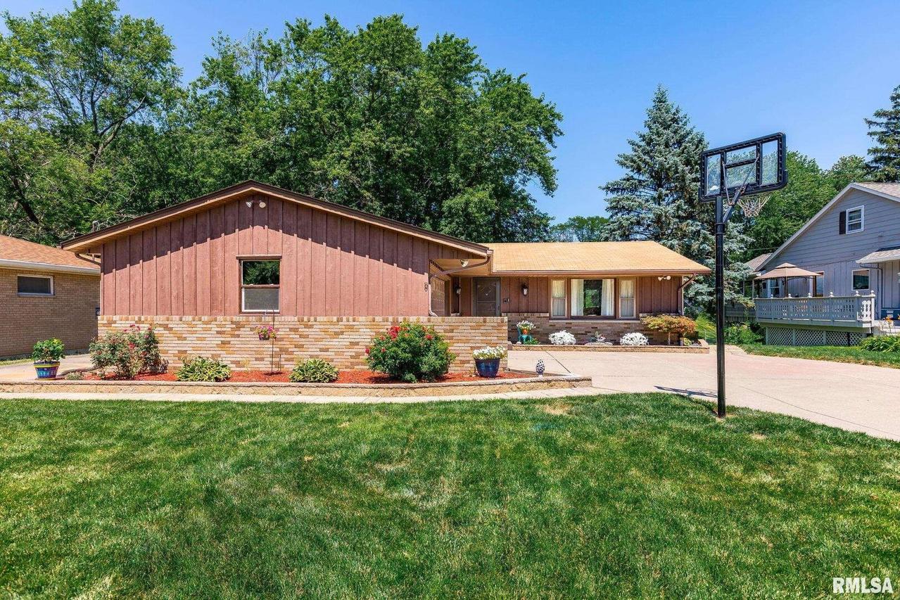 1107 6th Ave., Silvis, IL 61282