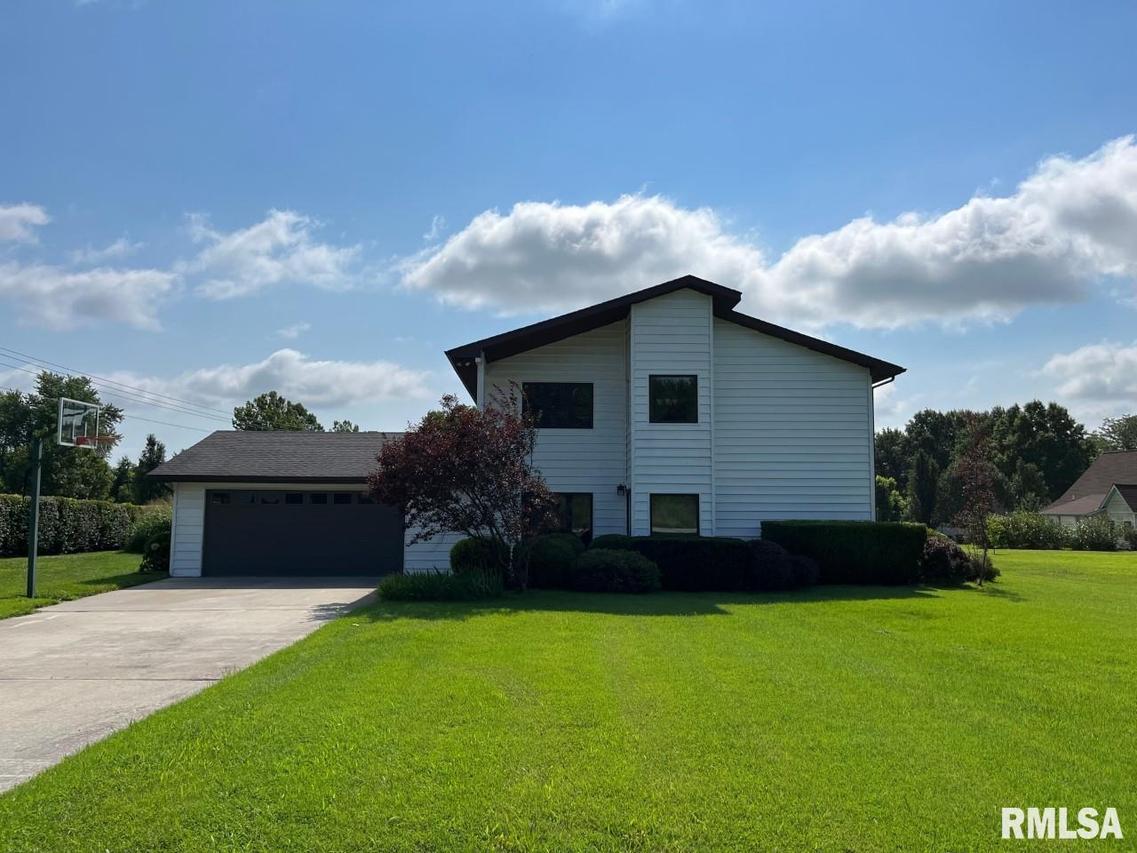 1 Oak View Rd., Carbondale, IL 62901