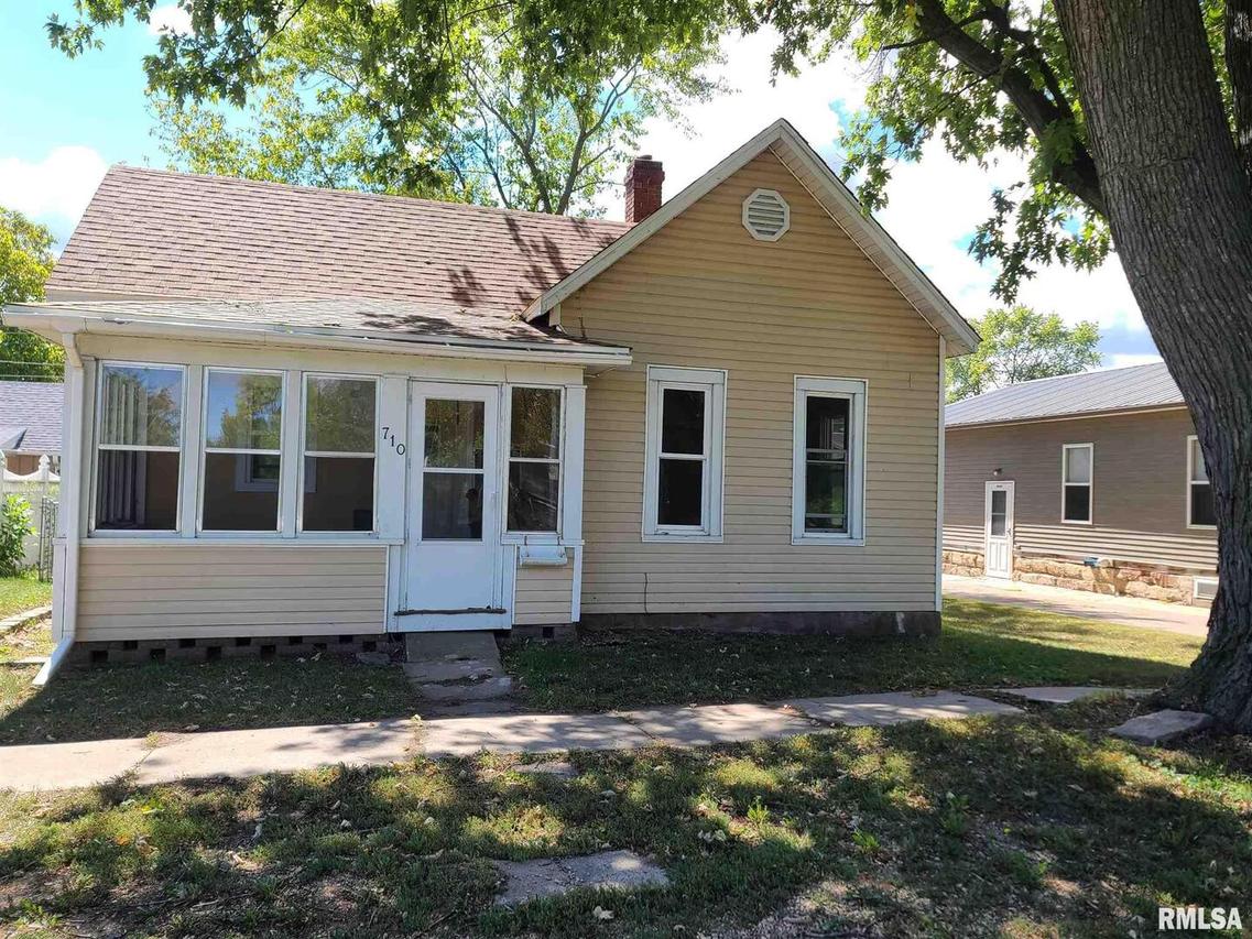 710 17th Ave., Fulton, IL 61252