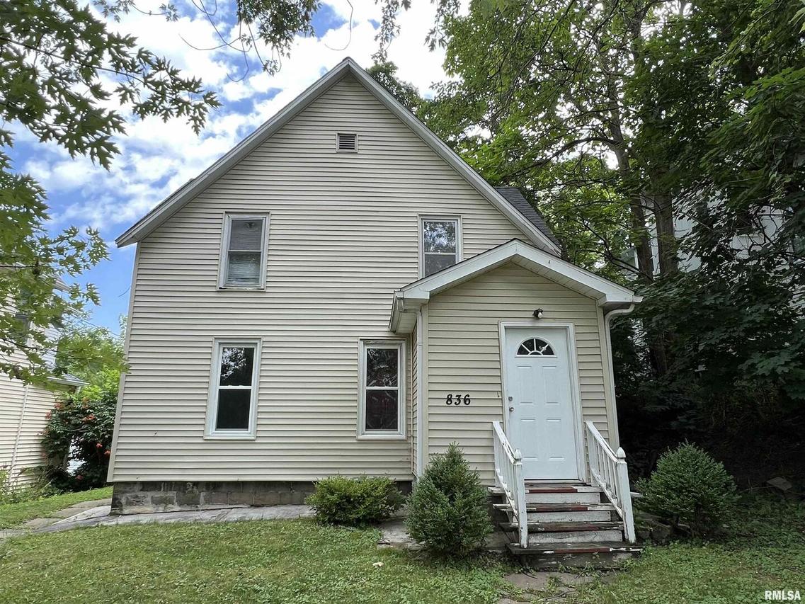 836 15th St., Moline, IL 61265