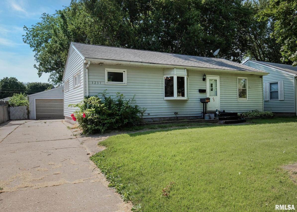 3237 12th St., East Moline, IL 61244