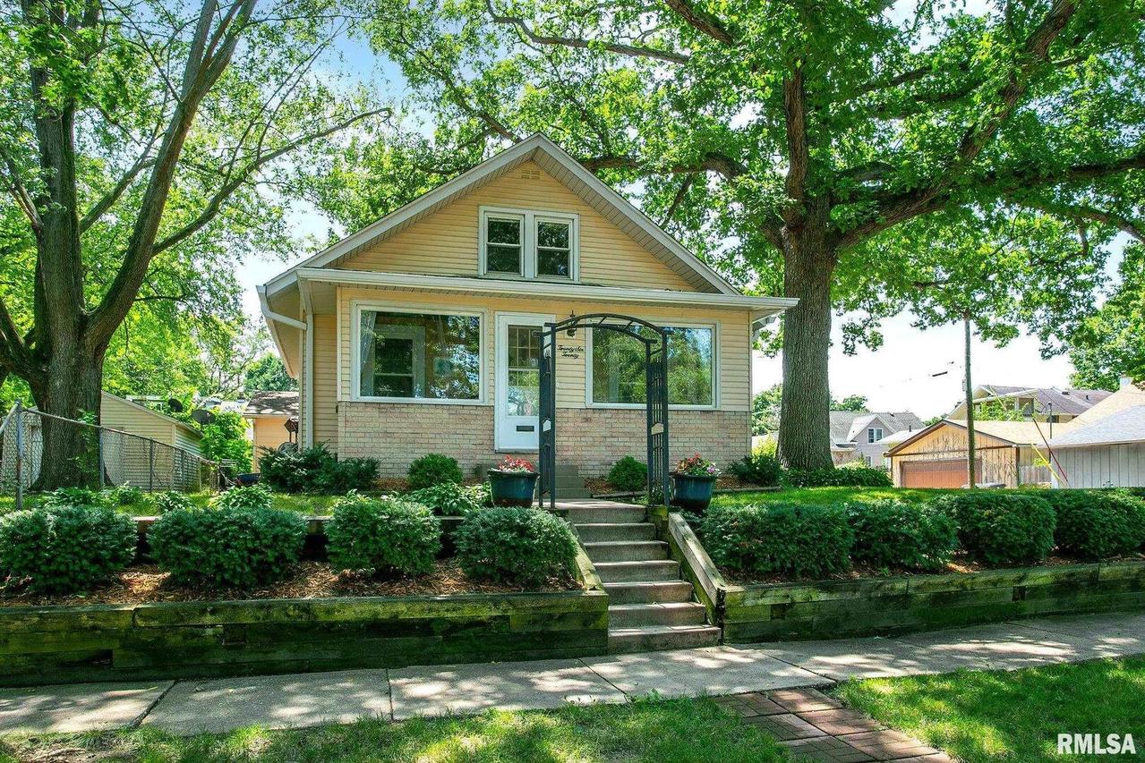 2620 15th Ave., Rock Island, IL 61201