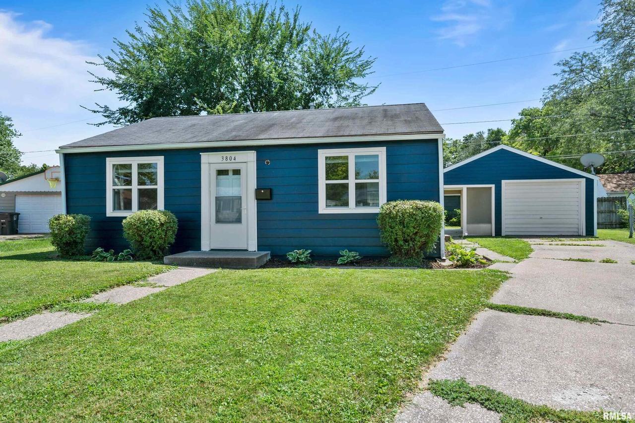 3804 10th Avenue Ct., Moline, IL 61265