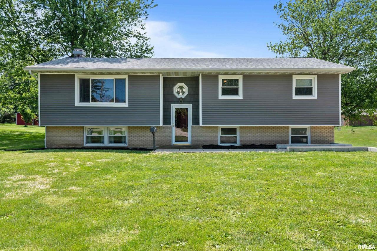 825 NE 3rd St., Galva, IL