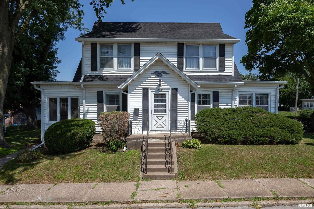 2329 20 1/2 Ave., Rock Island, IL 61201