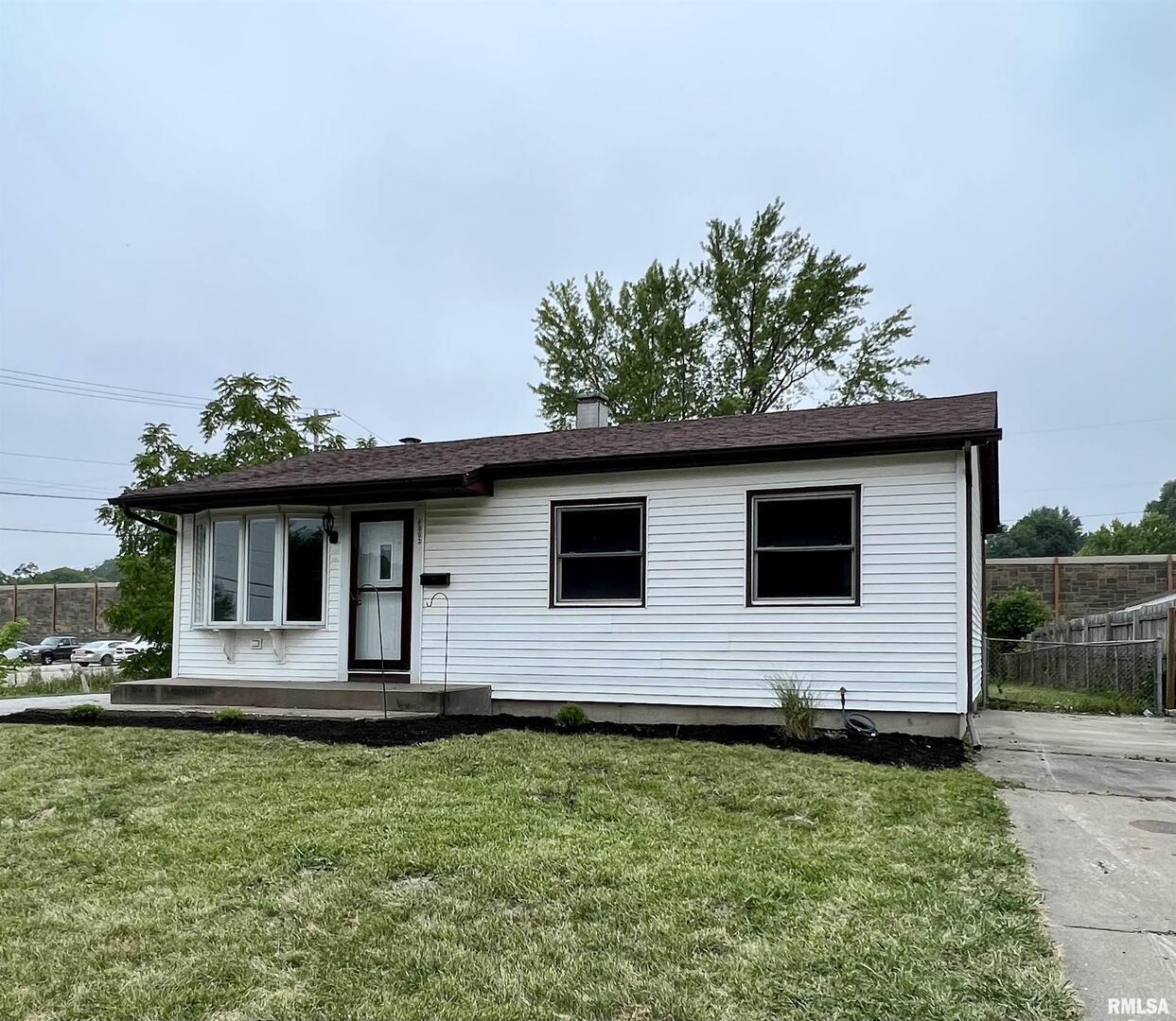 4803 44th Ave., Moline, IL 61265