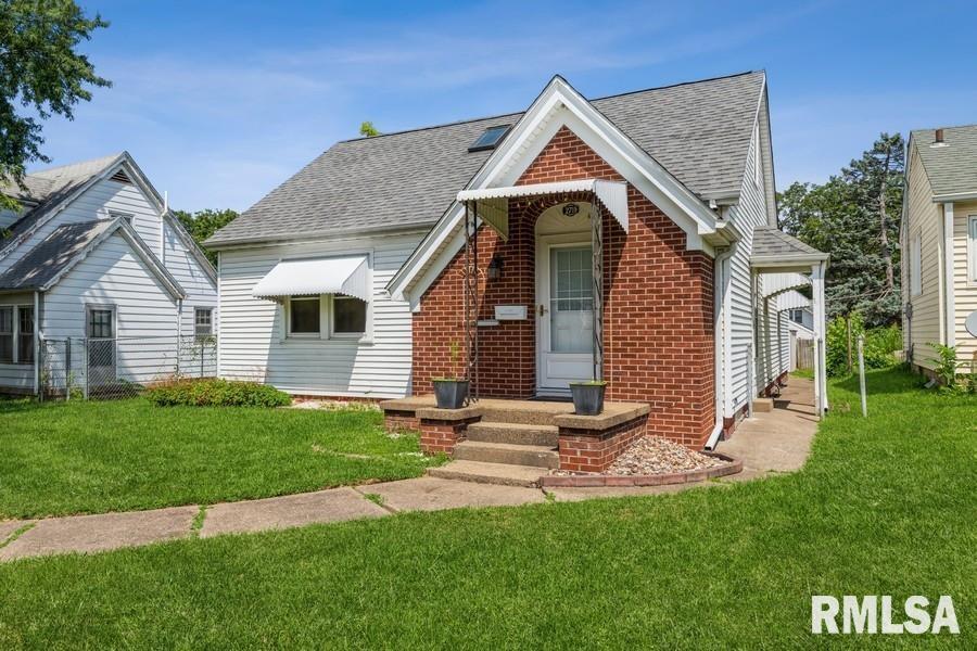 2711 12th Ave., Moline, IL 61265