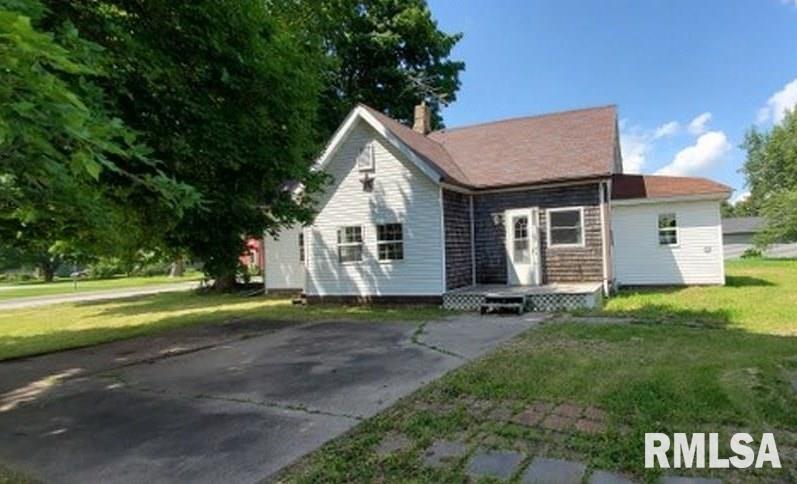 1801 16th Ave., Viola, IL 61486