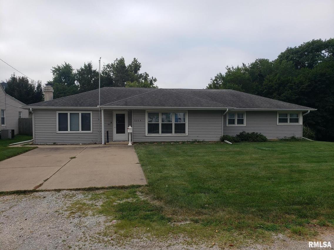 5204 8th Ave., Moline, IL 61265
