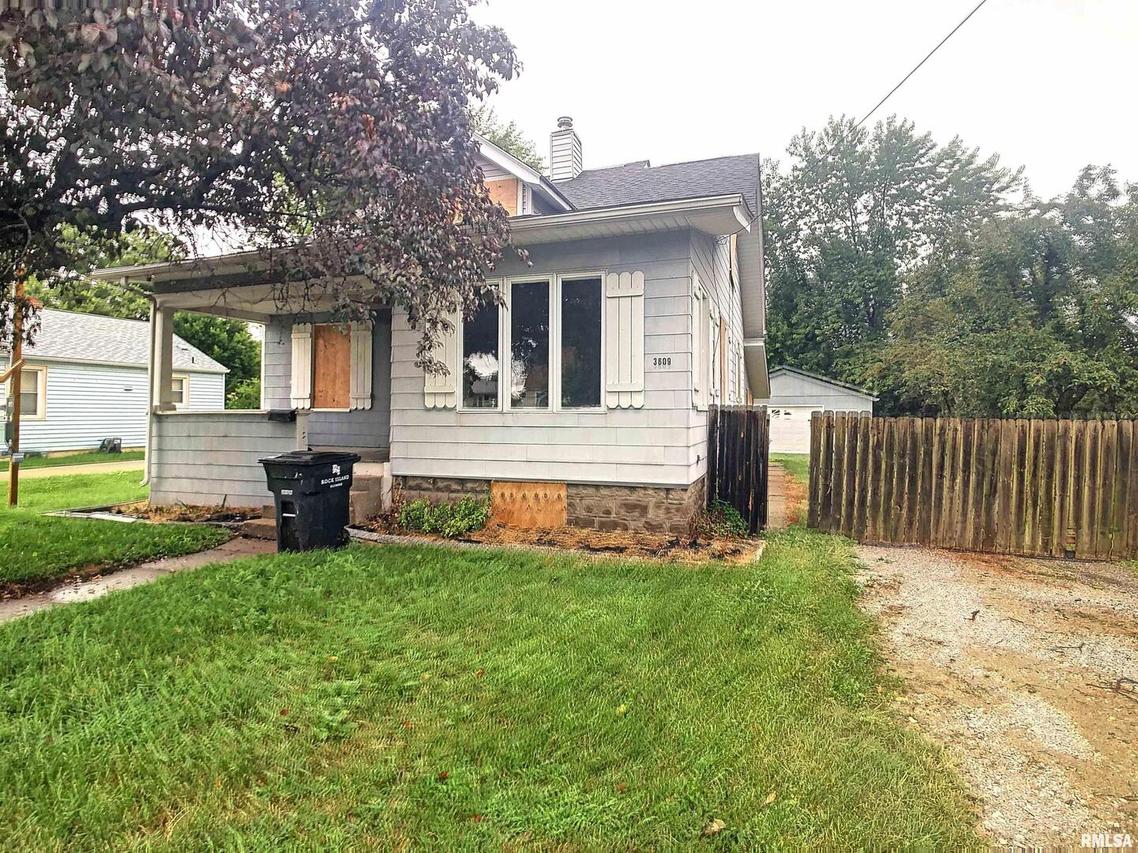 3609 9th St., Rock Island, IL 61201